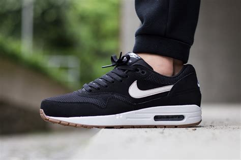 nike air max 1 essential dames zwart|air max 1 sneaker.